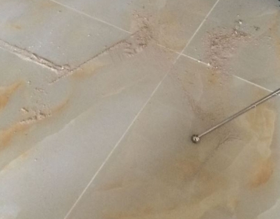 新津瓷砖空鼓维修公司分享粘合剂选择不当在瓷砖铺贴过程中可能导致以下问题